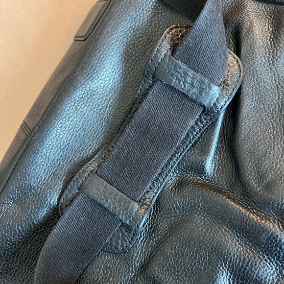 Banana Republic Black Pebbled Genuine Leather Messenger Laptop Bag Fabric Strap - Picture 13 of 13